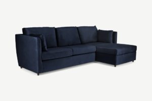 Milner Ecksofa mit Schlaffunktion, Bettkasten und Memoryschaummatratze (Recamiere rechts), Samt in Royalblau - MADE.com